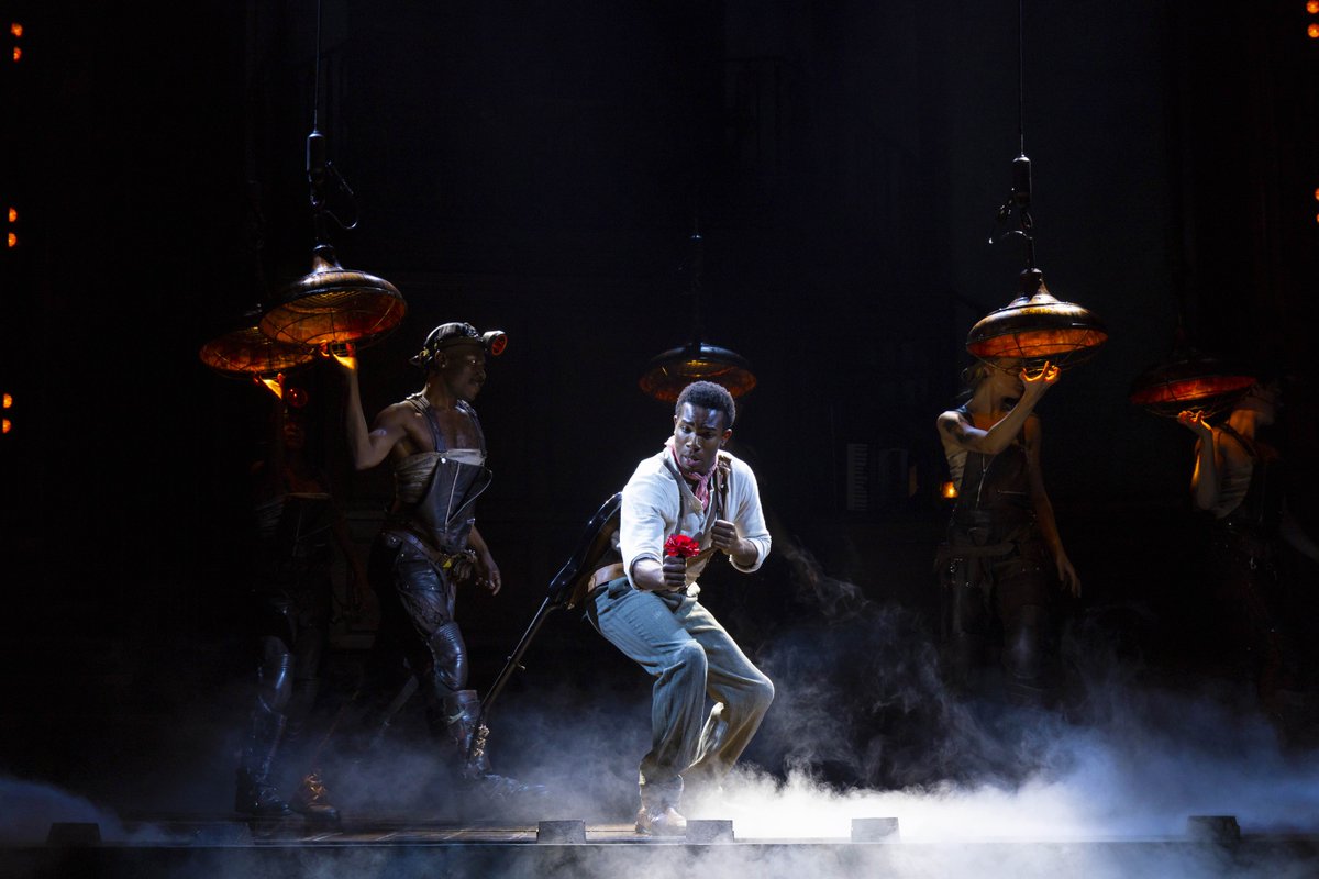 🎶 It’s a long road, it’s a long way 🎶

In honor of #nationalwalkingday, we’re paying tribute to a love worth walking to hell and back again. See the gorgeous national tour of Hadestown April 18 - 30. ow.ly/32bG30suIT0