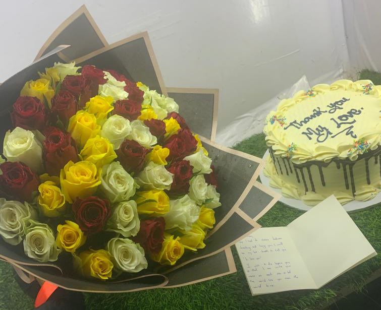 Gifts4U9's tweet photo. Love is a beautiful thing mazima..
A client woke up so early and called me inquiring for a package to give to his wife as a random gifts just to SAY THANK YOU..
#SuchMenAreAblessing
#RandomGifts
#ThroughUsSurpriseThem https://t.co/LGJoJjYWG7