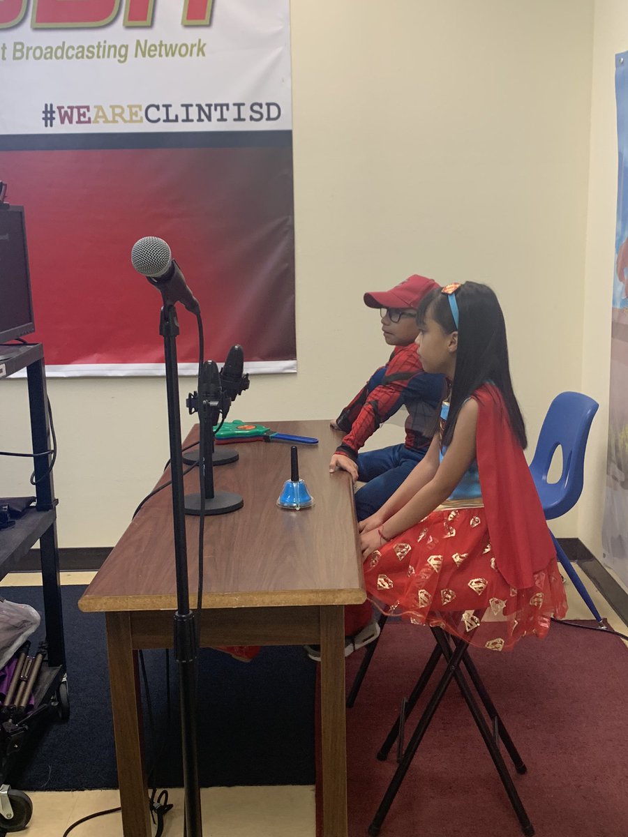 FMEagleMusic's tweet photo. Our Orff music ensemble had a live performance on ENN news today! Awesome job kids, you played wonderfully! 🎶 Great job to our news anchors too! Thank you to Mr. Jimenez &amp; Mr. Ryan🙂 @fmeeagles @elopez014 https://t.co/Q235kY8yQn