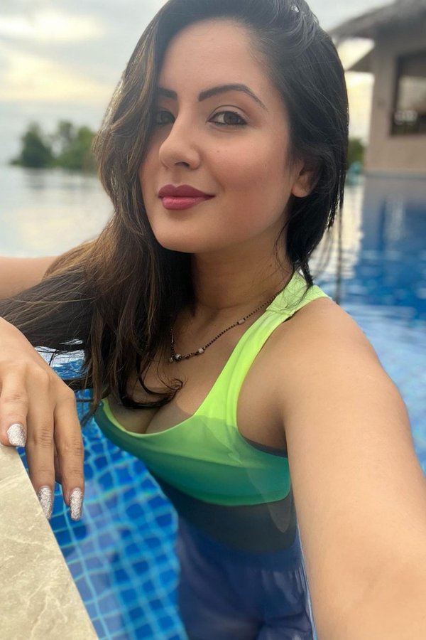 Fs9mZUyaEAE0hvU?format=jpg&name=900x900