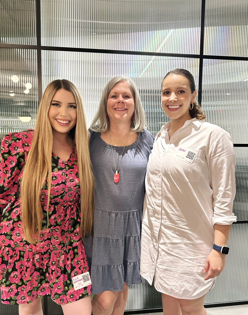 elle ✨ tweet media