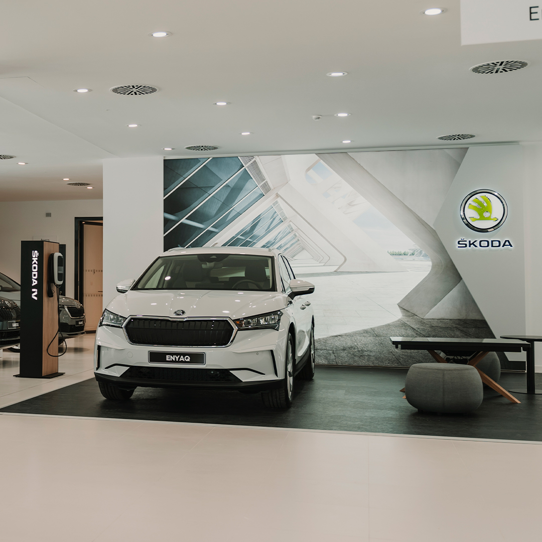 AutocenterLV's tweet photo. Súbete al Škoda Enyaq iV y disfruta de largos viajes con su gran autonomía y carga rápida.🔋🔌

#Škoda #ENYAQiV https://t.co/Izlg8i2C4b