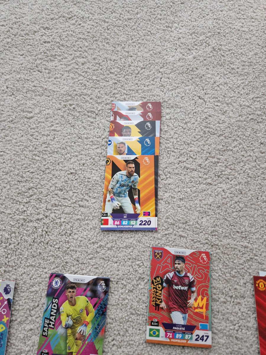 Siebro2020's tweet photo. 5 misprinted cards in a pack @OfficialPanini fix the printer please! https://t.co/xV7zETV2jq