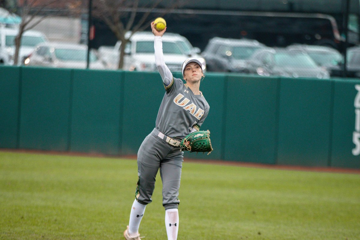 UAB_SB's tweet photo. Wishing a 𝐇𝐀𝐏𝐏𝐘 𝐁𝐈𝐑𝐓𝐇𝐃𝐀𝐘 to our No. 5️⃣ on April 5️⃣‼️

Enjoy your cake day, Reese!

#WinAsOne https://t.co/7gwxGfirsa