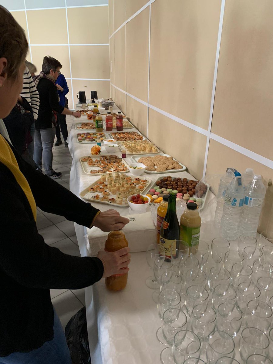Après un temps de travail en ateliers puis de mutualisation, place au moment convivial pour terminer ce séminaire #ErasmusPlusFR.
Merci aux 19 écoles de <a href="/Dsden24/">Educ'24</a> représentées et au formidable accueil de notre partenaire <a href="/mainedebiran/">Lycée Maine de Biran</a>