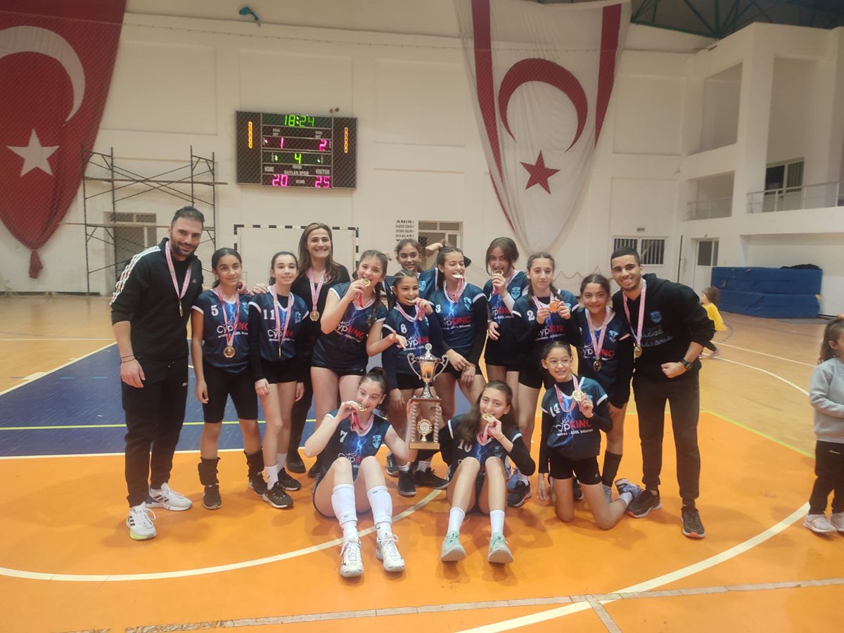 #isiasyüzkarası ışıklarımız gittiğinden beri heryer karanlık, heryer zifiri, gülmeyi unuttu burada bir şehir, acıyla yoldaş  olmuş insanlar.. geçmiyor günler...
#isiasortakdavamız