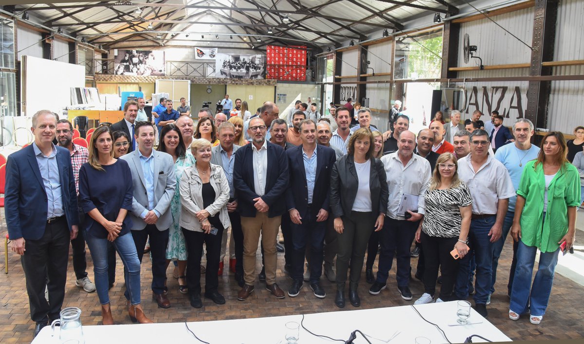 STGSantaFe's tweet photo. 👥 El encuentro de #SantaFeMásConectada se realizó en el Centro de la Juventud de la ciudad de Cañada de Gómez. 📍 🌐💻 #Conectividad #santafegobierno https://t.co/X2Rq9nIz2U
