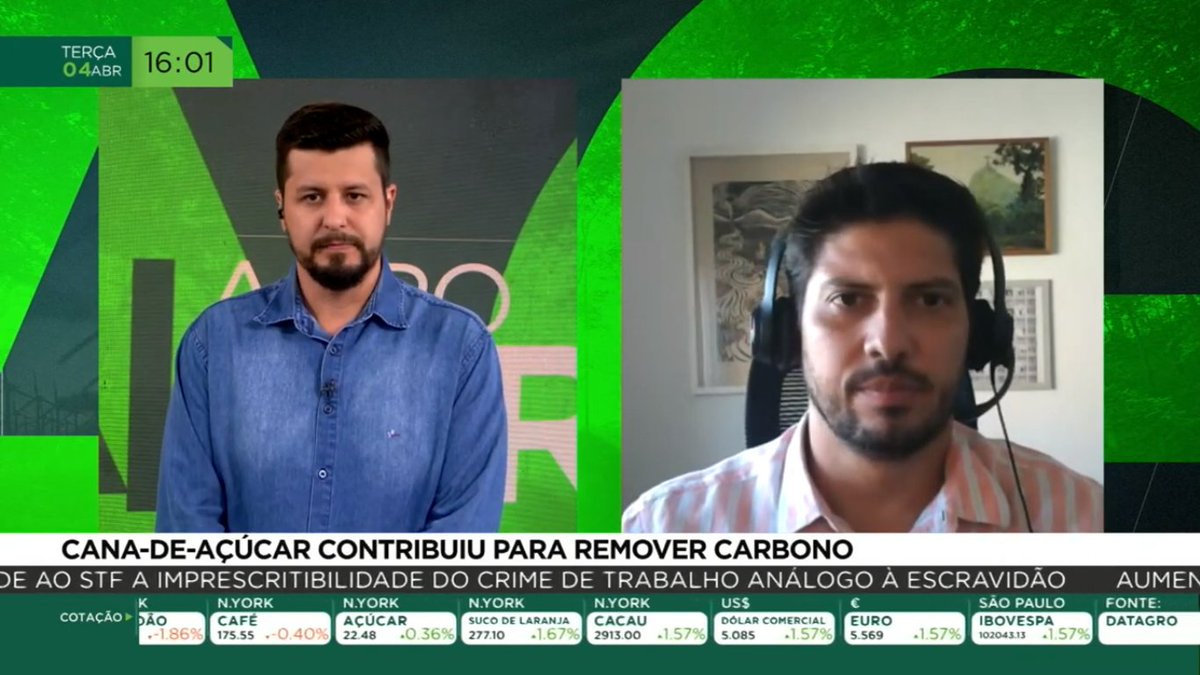 Estudo feito pela Agroicone, <a href="/unicampoficial/">unicampoficial</a> e <a href="/EmbrapaMAmbient/">Embrapa MeioAmbiente</a> indicou que cana-de-açúcar retirou quantidades significativas de carbono da atmosfera em 20 anos. Em entrevista <a href="/agromaistv/">AgroMais</a>, o sócio da Agroicone, <a href="/mramalhomoreira/">Marcelo Moreira</a> detalhou resultados. agroicone.com.br/entrevista-can…