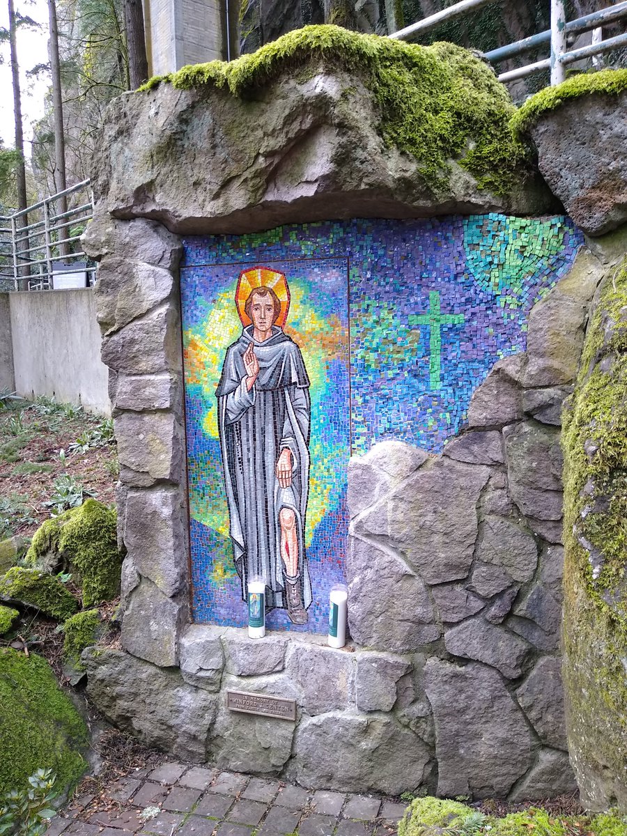 @JessicaKnapik @allengreenfield Portland's Grotto, checking in! 💜
#SaintPeregrine 
#MotherOfSorrows 
#BlackMadonna 
#OurLadyofGuadalupe