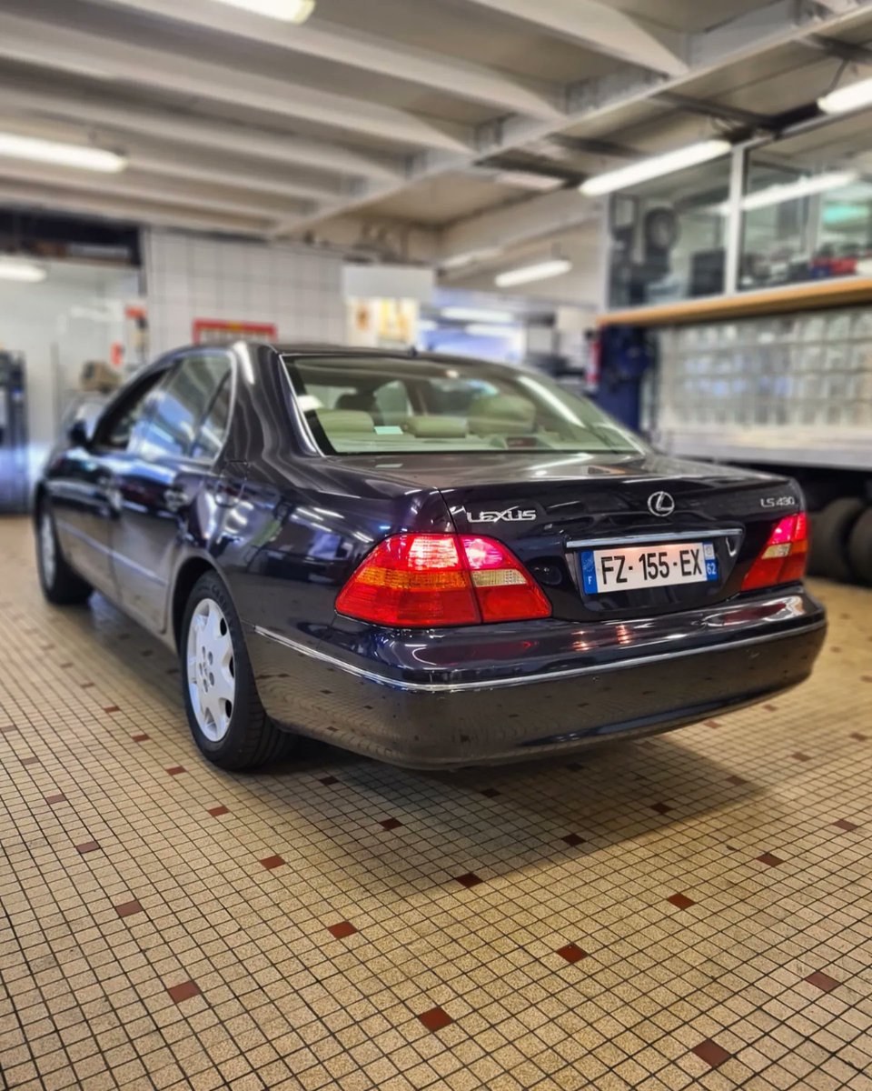 julienrosburger's tweet image. Lexus #ls430 🇯🇵 Une limousine pour le prix d'une #Renault #Talisman ! C'est le choix du petit observateur de ce soir 👍 Maintenant sur #POA