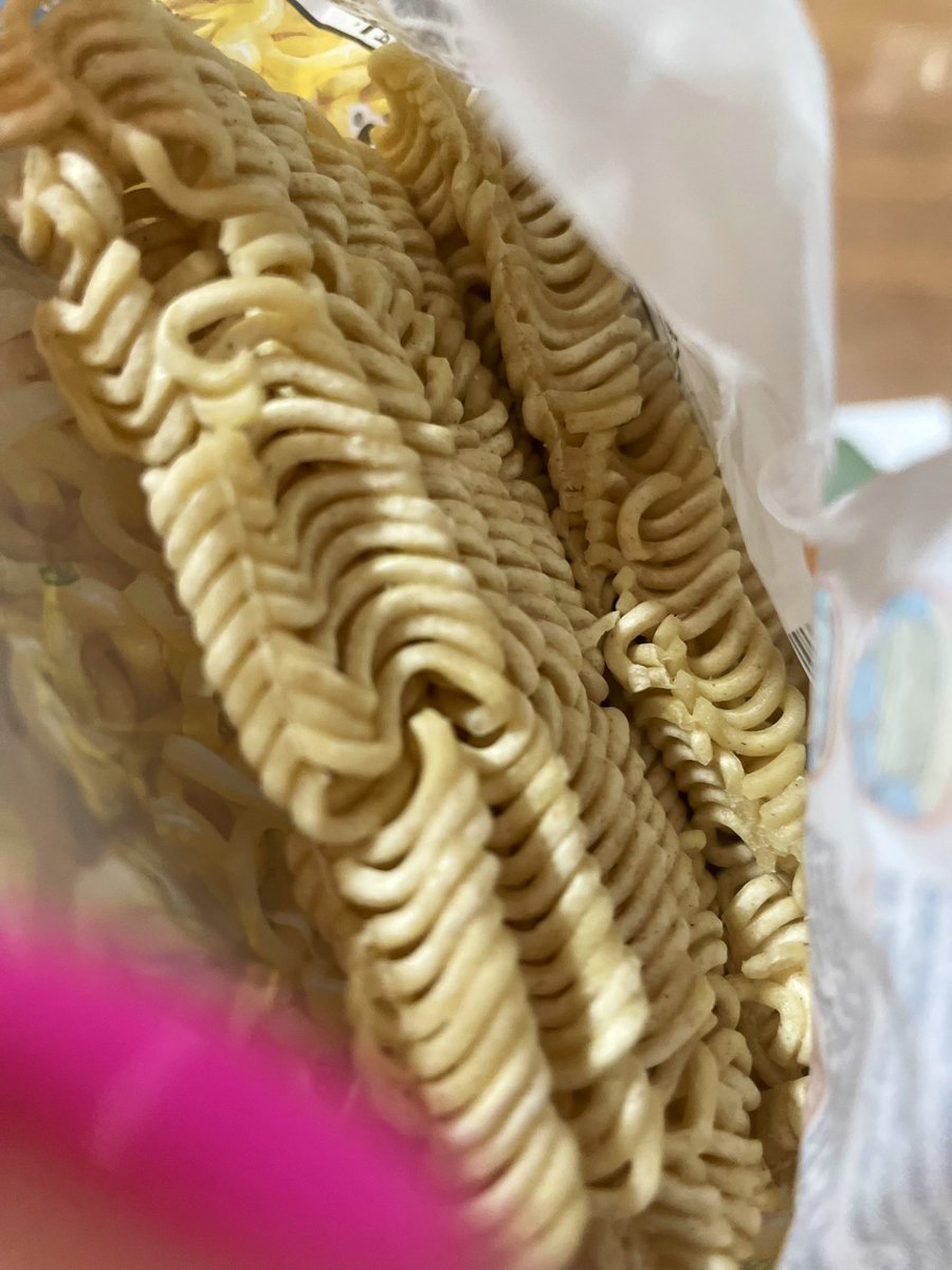 Cpack08's tweet image. Yo @WeAreTopRamen where are the rest of my noodles? I opened the pack and half of the second layer- GONE.. 🤨 y’all gotta be shittin’ me! 
I’ve opened MANNNYYYY ramen noodle packages but I never had 1/4 of them missing before🧐 

#yallowemesomenoodles
#ramen