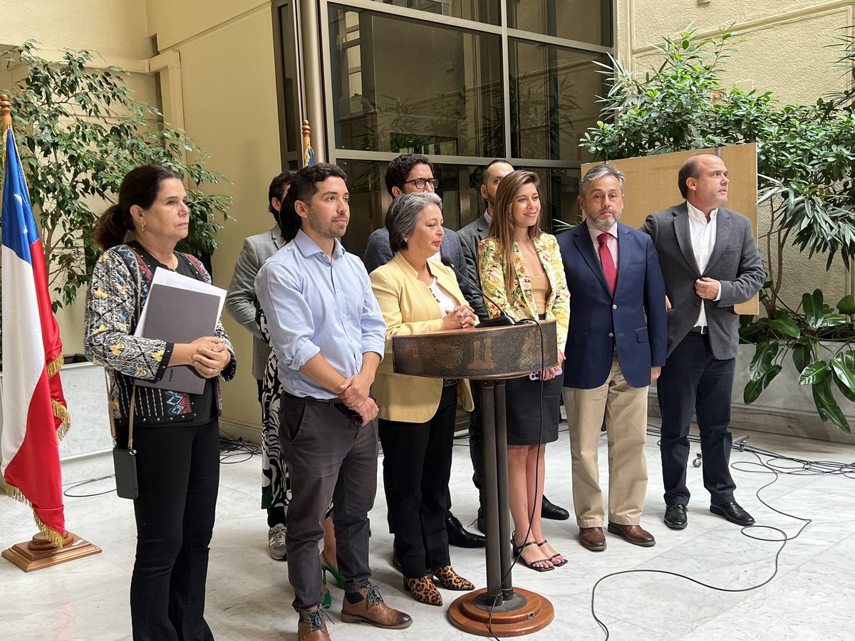 💪🏽 Avanzan las #40Horas! Comisión de Trabajo de la <a href="/Camara_cl/">Diputadas y Diputados de Chile</a> recomienda por unanimidad la aprobación del Proyecto de Ley #40Horas, pasando a Sala. 

Una buena noticia para las familias del país que mejorarán su calidad de vida 👏🏽👏🏽👏🏽