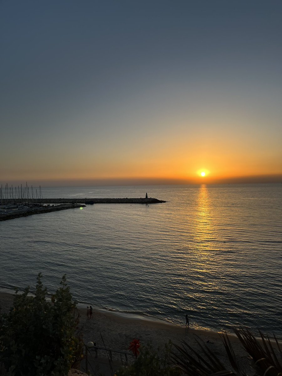 A spectacular #TelAviv sunset as a perfect start for #Pesaj 

Chag Sameach &amp; happy Seder night to everyone celebrating around the world!