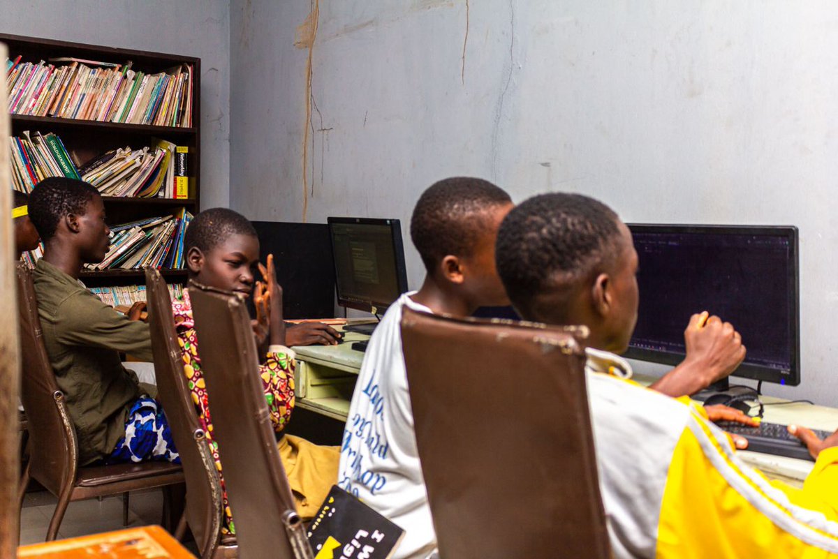 Childlifeline1's tweet photo. About yesterday's training session with @epeetechsolution
Introduction is over π it's now practical time.
The Children did impressive π
#Streetchildren #childlifeline #coding #python #html #css #education
Mr. Peter Obi Mummy GO Bola Ahmed Tinubu Wole Soyinka #protest Oshimen https://t.co/QBRjtvIS3J