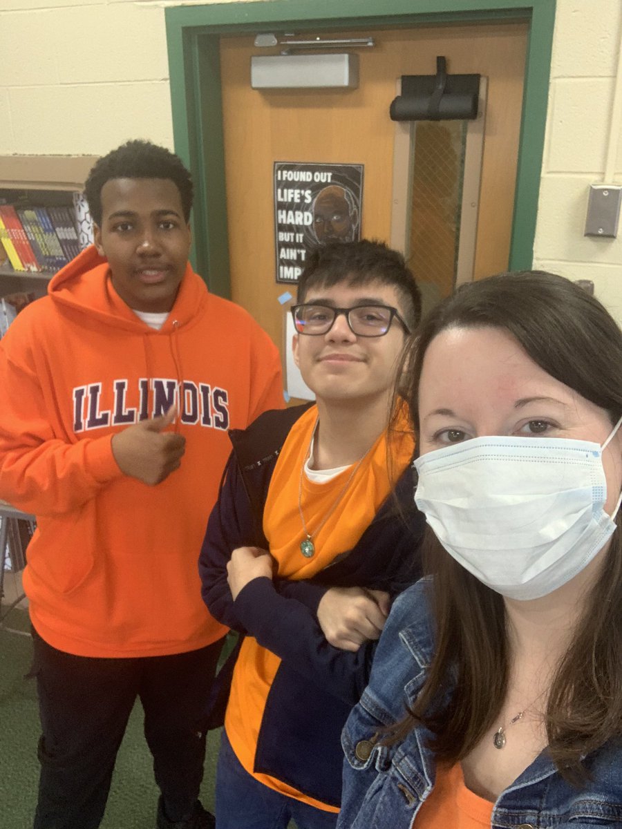 When you unintentionally match—#olchspride fashion icons! 🧡