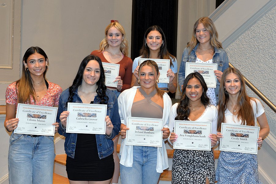 UECSDTigers's tweet photo. @tigers_ue Scholar-Athletes! @UE__Basketball @UE_Cheer @UETigersWrestle @UEtrackAndXC https://t.co/xYxiqUzs7x