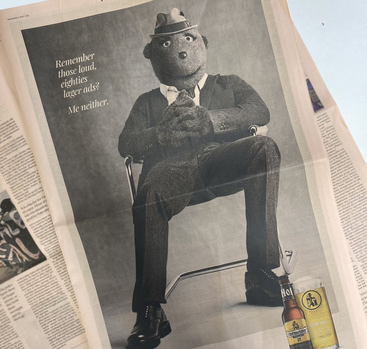 PuppetsMagicUk's tweet photo. Great to see George the @hofmeister_beer Bear appearing in the @FinancialTimes today 📰 🗞️🎉
.
.
#puppetmakers #costume #creaturesuit #mascot #productiondesign #filmprops #bear #craft #creativedirection https://t.co/N7FtJ1ncZ2