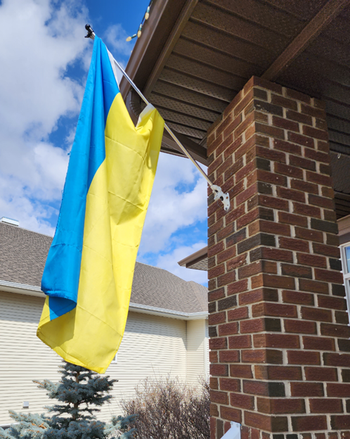 ShelleyHoem's tweet image. Слава Україні Героям слава
Slava Ukraini Glory to the Heroes
Time to change my pinned tweet which is a picture of my front porch.