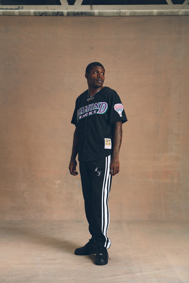 mitchell_ness's tweet image. In 1999, Gonzalez made his @Dbacks debut and hit a career-high 26 home runs, batting at a .336 clip which stands today as the best of his career. 

Two years later, he would hit the game- and World Series-winning single to deliver the @Dbacks their first World Series title.