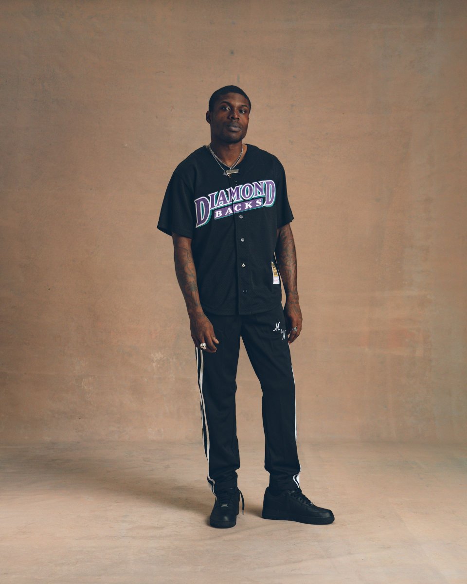 mitchell_ness's tweet image. In 1999, Gonzalez made his @Dbacks debut and hit a career-high 26 home runs, batting at a .336 clip which stands today as the best of his career. 

Two years later, he would hit the game- and World Series-winning single to deliver the @Dbacks their first World Series title.