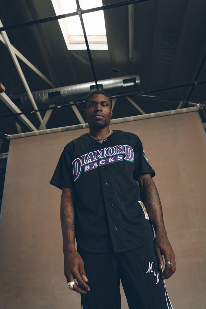 mitchell_ness's tweet image. In 1999, Gonzalez made his @Dbacks debut and hit a career-high 26 home runs, batting at a .336 clip which stands today as the best of his career. 

Two years later, he would hit the game- and World Series-winning single to deliver the @Dbacks their first World Series title.