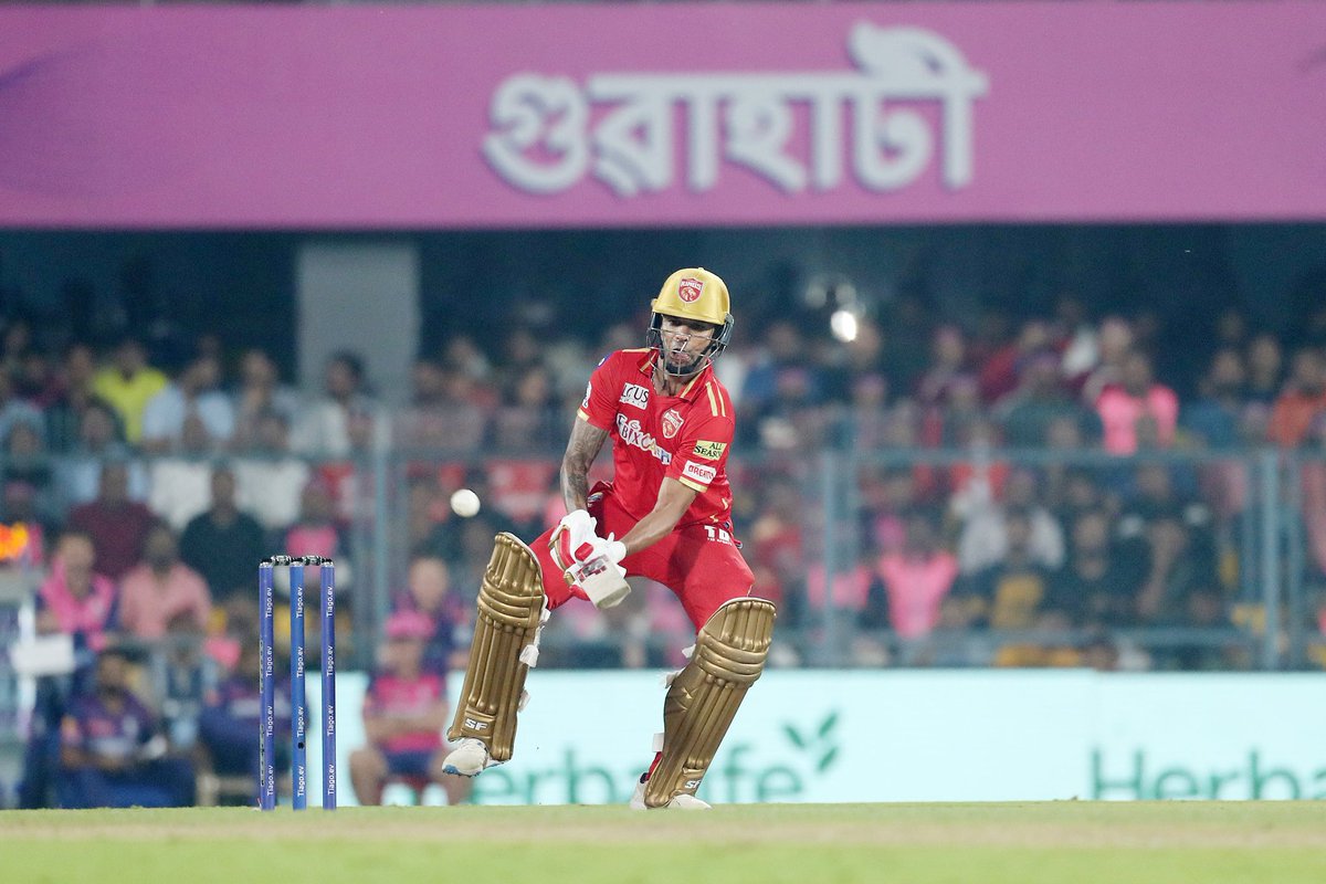 azeemeqbal16's tweet photo. Brilliant inning by @SDhawan25 

GABBAR in 360°😂😂 https://t.co/1geSePQqA5