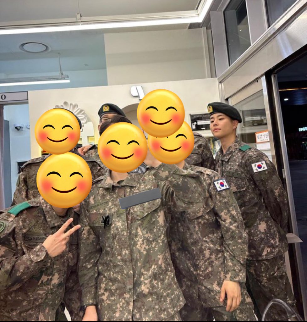 nubigo_astro's tweet image. 명준아~ 
군대라 당연히 힘든점도 있겠지만
좋은 분들하고 잘 지내는거 같아서
기분이 좋아
#엠상병 #육사군악대 #아스트로 #ASTRO