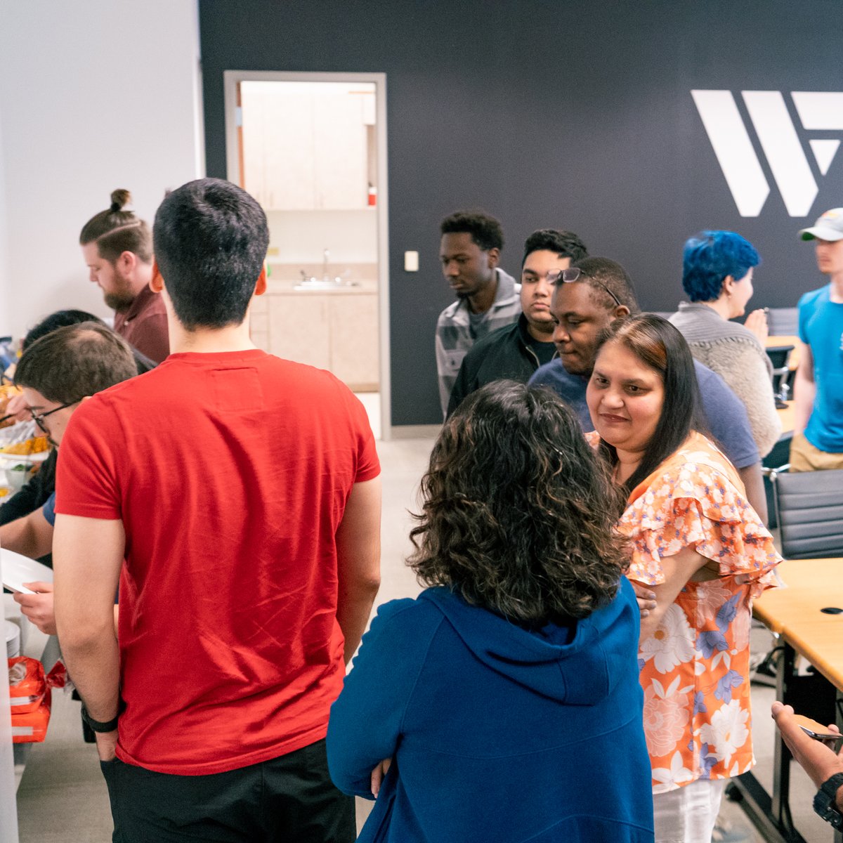 #TeamDataSeers doesn't mess around when it comes to food 😂

Thanks to everyone who showed up and showed out for Monday's Spring Feast!

#CompanyCulture #JobSeekers #TeamBuilding #HappyEaster