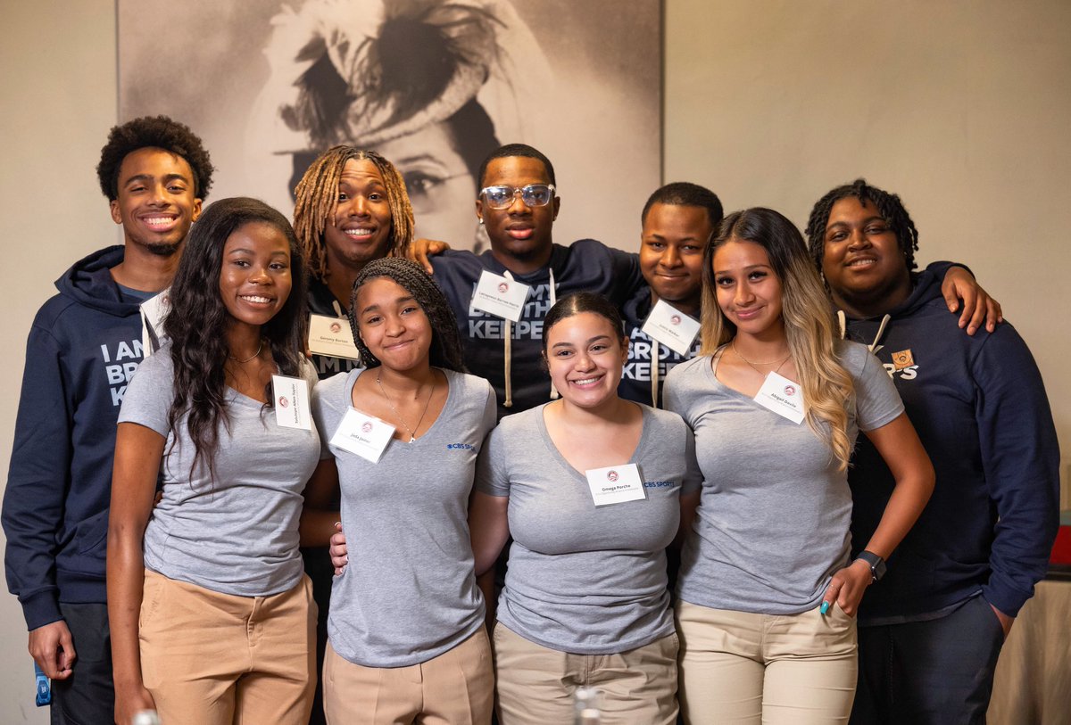 Michelle Obama (@michelleobama) on Twitter photo Loved seeing this photo featuring the smiling faces of some of the students in our @GirlsAlliance and <a href="/MBK_Alliance/">My Brother's Keeper Alliance</a>!
They just attended the <a href="/MarchMadnessMBB/">NCAA March Madness</a> Final Four in Houston and gained incredible hands-on experience in live sports broadcasting. I'm so proud of them. 🏀 Loved seeing this photo featuring the smiling faces of some of the students in our @GirlsAlliance and <a href="/MBK_Alliance/">My Brother's Keeper Alliance</a>!
They just attended the <a href="/MarchMadnessMBB/">NCAA March Madness</a> Final Four in Houston and gained incredible hands-on experience in live sports broadcasting. I'm so proud of them. 🏀