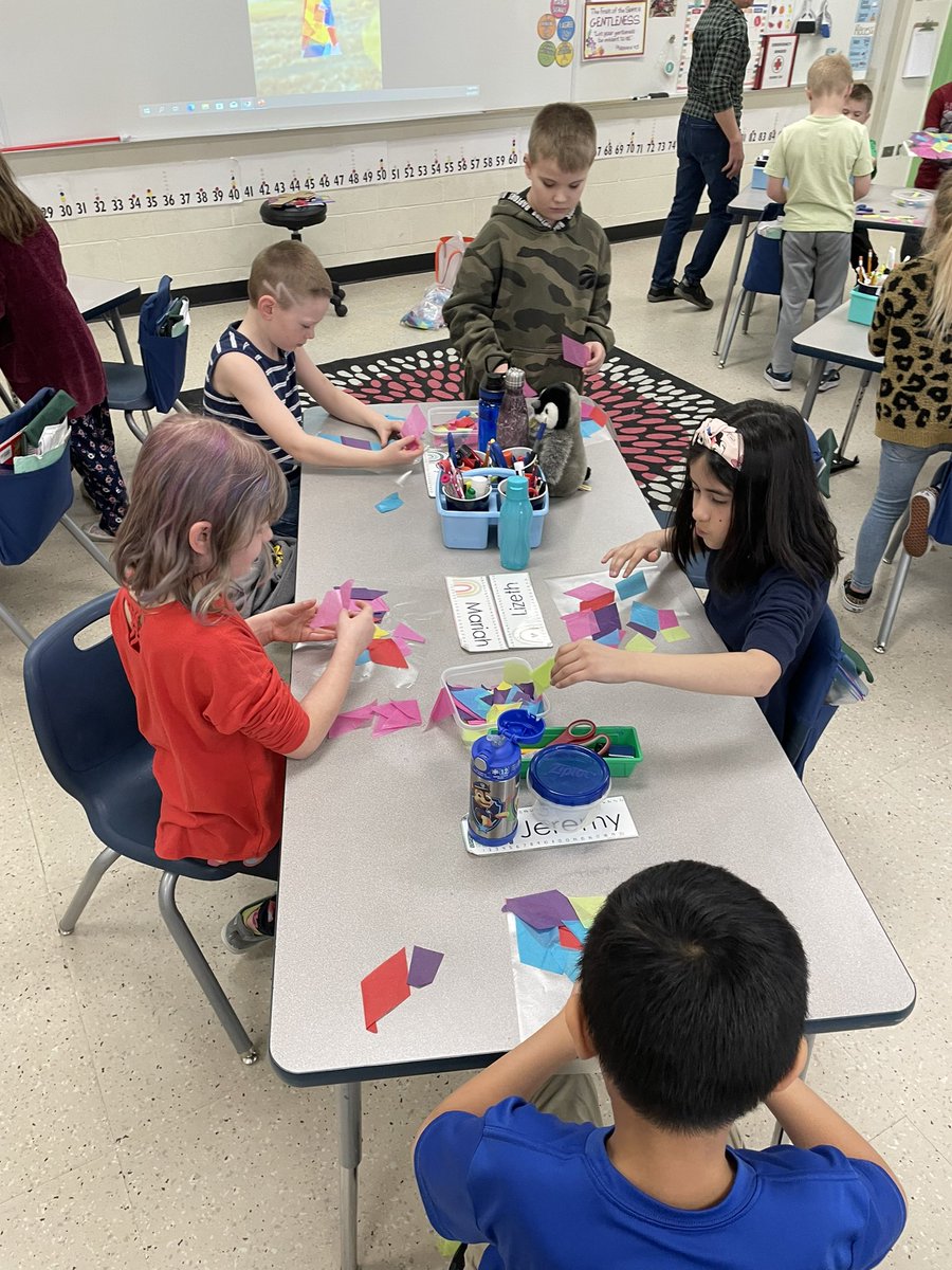 We have the best CWL volunteers!! Stained glass Crosses just in time for Easter 🐣 🙏🏼💗