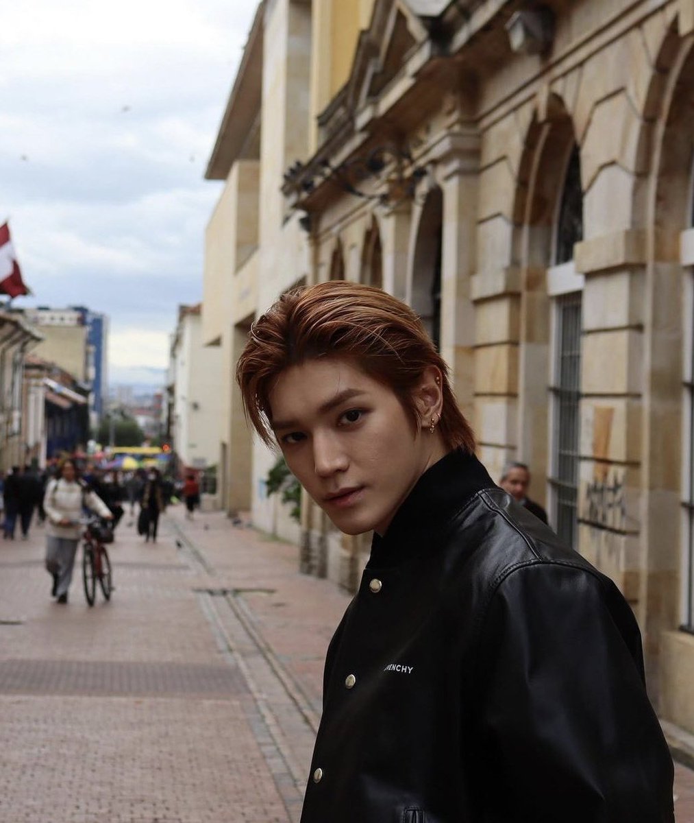 neovacane's tweet photo. not blaming them i mean taeyong was sooo fine that day https://t.co/VNDrn8Hs23