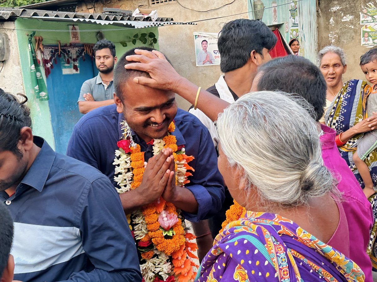imchandanRay's tweet photo. Papa, you must be happy to see Bhai's success from the top. He contested the Attabira NAC election &amp; emerged victorious. Keep blessing him, papa, and keep motivating him. We miss you every moment. Wish you were here and hug him for this feat. Love you, Papa!

#AttabiraNAC #Winner https://t.co/f3PXpundpa