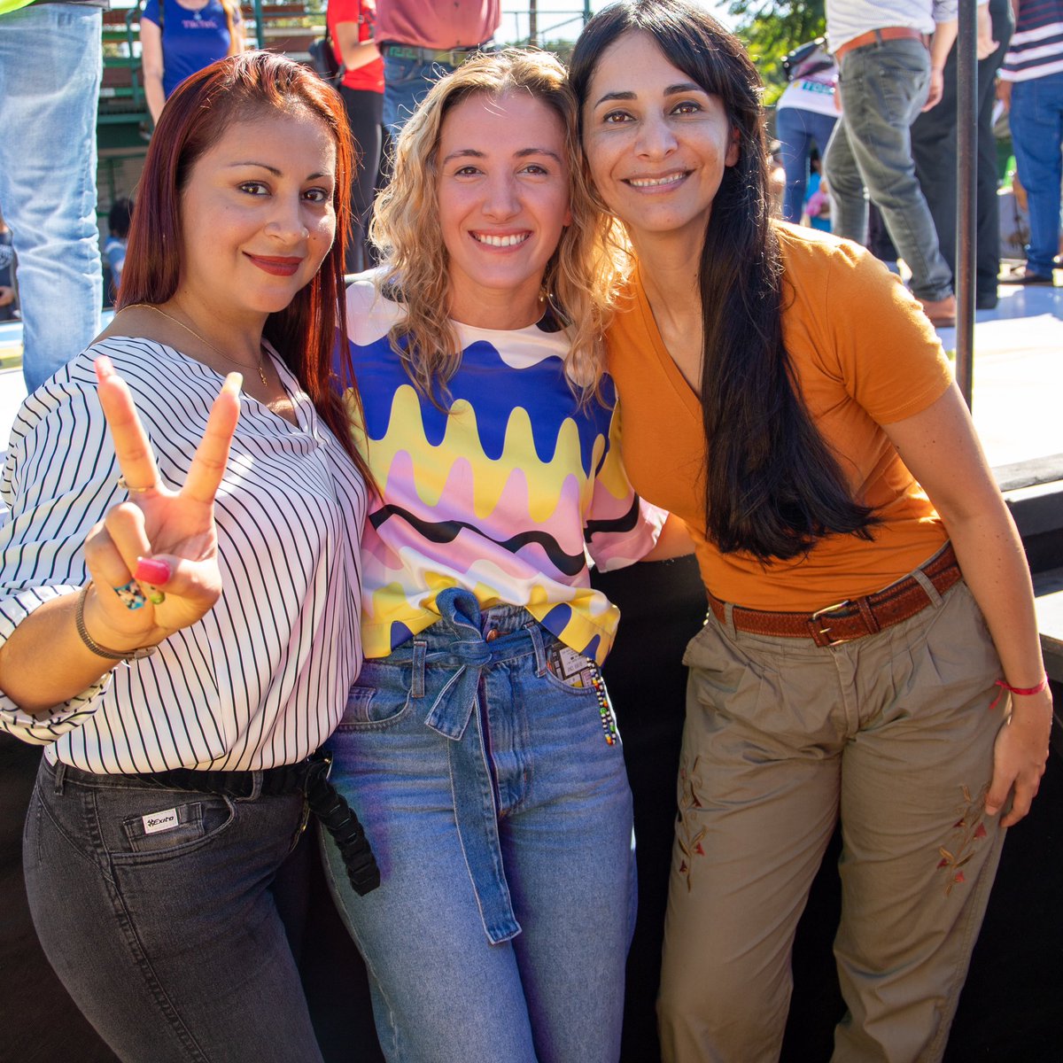 rosariovillalb's tweet photo. Muy felices estuvimos presentes en el lanzamiento de La Fuerza de Todos en Jardín America ✌🏻 creemos que una provincia distinta es posible y sabemos cómo hacerlo. 
Feliz de ser parte del espacio de @CFKArgentina en Misiones❤️
@IsaacLenguaza gobernador, Santiago Mansilla vice https://t.co/76VHwWEBV0