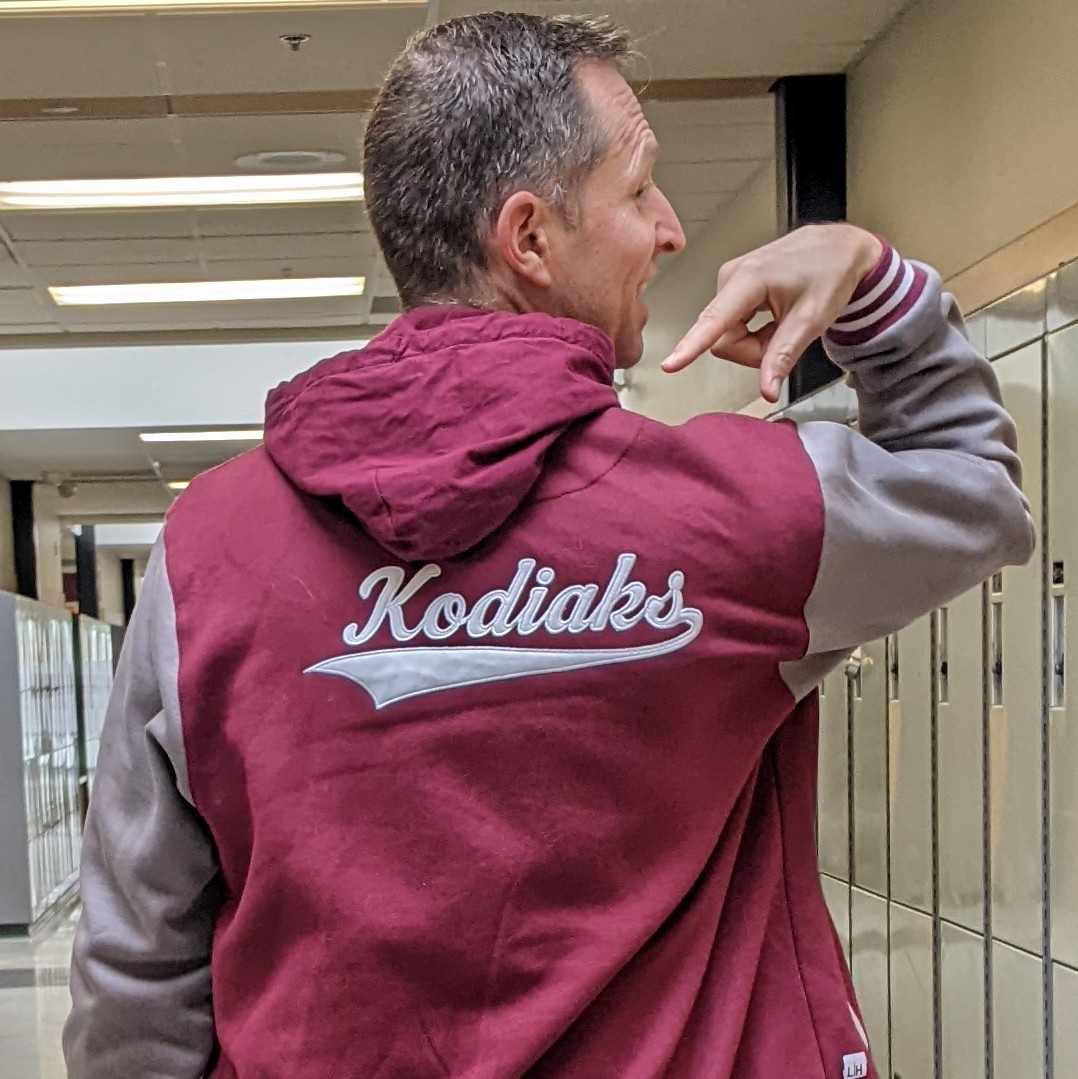 marksmithbooks's tweet photo. Challenge accepted! #GoKodiaks #FitCheck #CapstoneDay #SchoolPride https://t.co/M7Zaa3u7gq