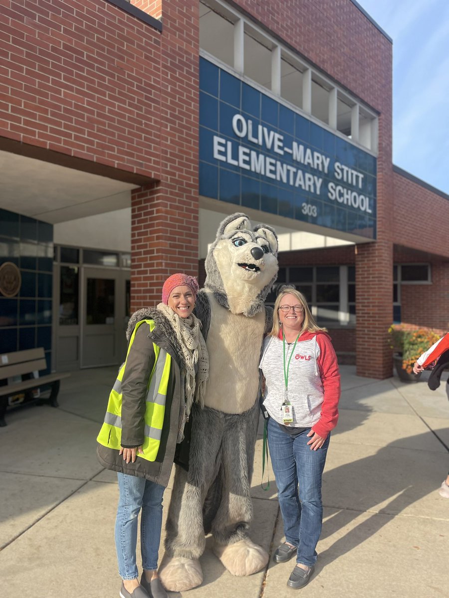 Thank you Mrs. Pemberton for OLIVE the things you do to support our OMS community!  Happy National Assistant Principal Week! <a href="/Julia_Pemberton/">Julia Pemberton</a> #APweek23