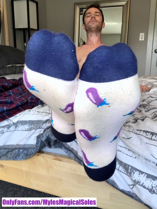 Is your eggplant throbbing? 😏 https://t.co/rpAhRJdOWB<a href="/tag/maletoes"class="tags"><span>#maletoes</span></a><a href="/tag/maletoefetish"class="tags"><span>#maletoefetish</span></a>