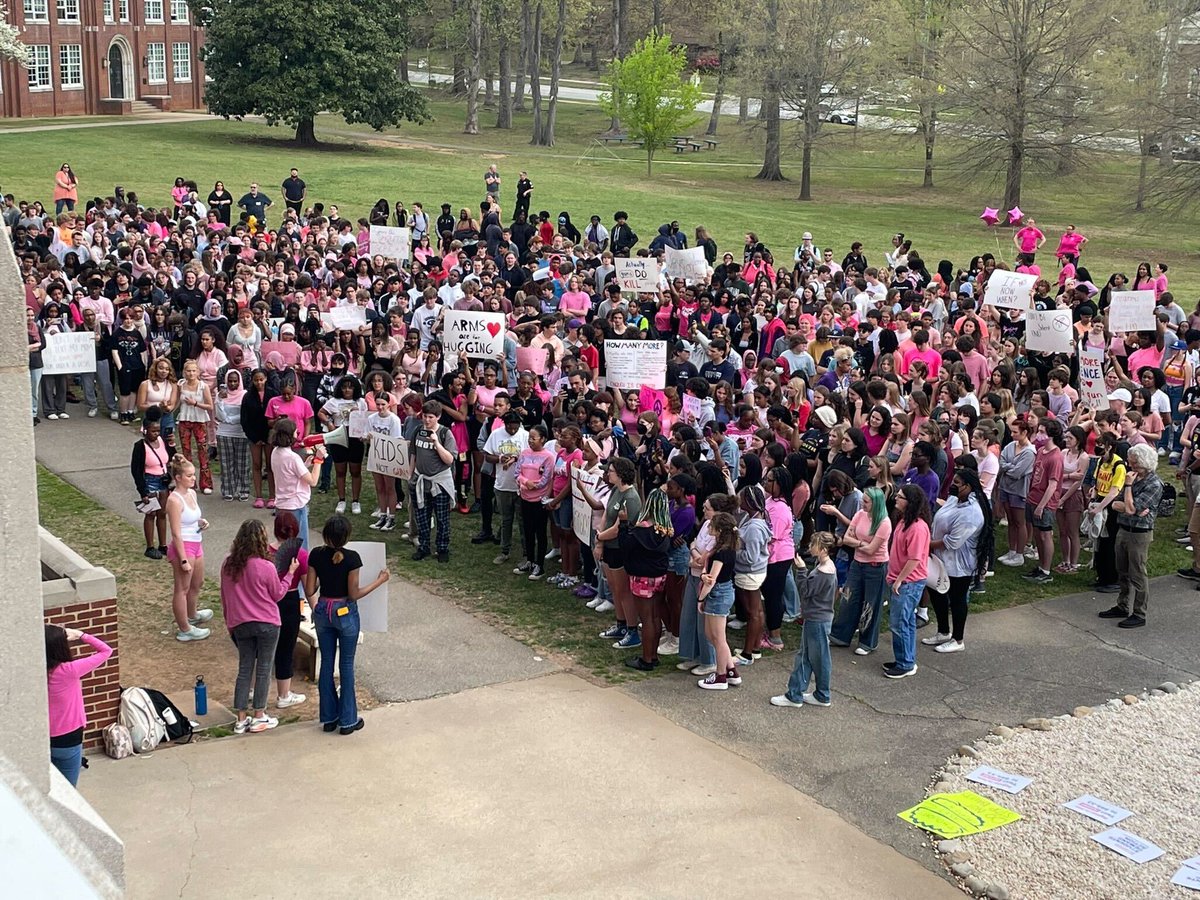 StudentsDemand's tweet image. We’re determined to be the last school shooting generation. 

Right now, thousands of students nationwide are walking out of class to demand action from our lawmakers and gun makers on gun violence. We need ACTION, not hollow thoughts and prayers.