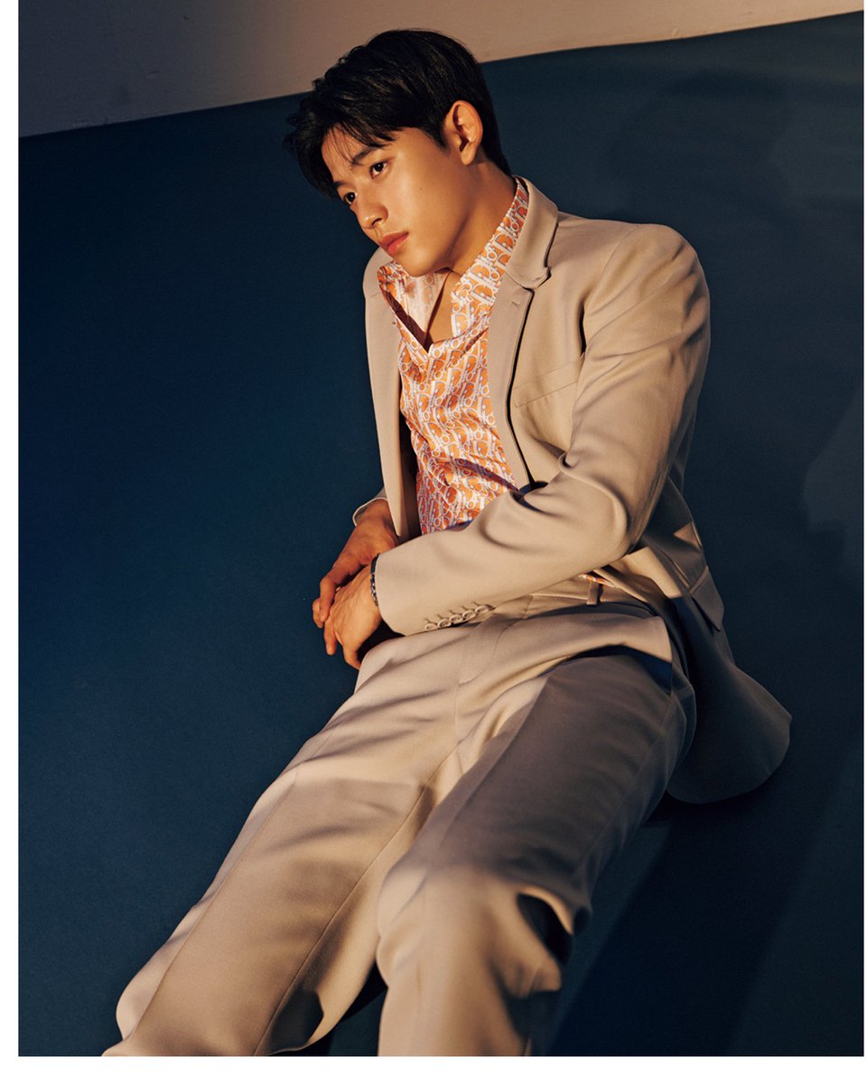 lomonspark's tweet photo. I also talk about my night routine, and what I want to challenge in my private life. You can read all the interview in Nylon Japan homepage : https://t.co/upmMRvL4Wn https://t.co/vKCkEBtTbl