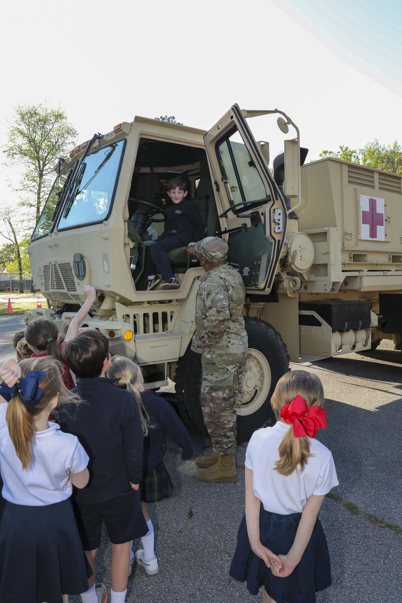 U.S. Army Reserve tweet media