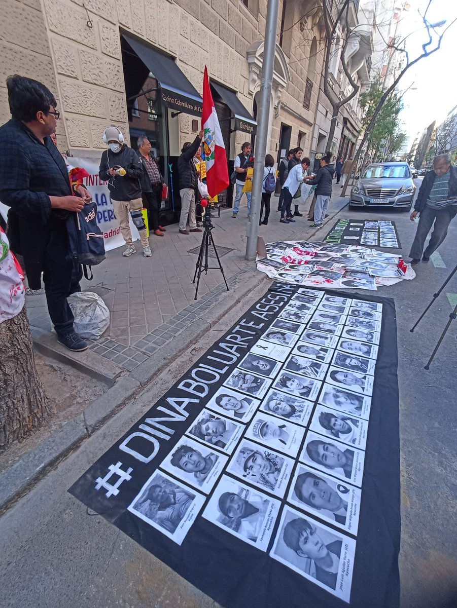 #DictadurasNuncaMas 
#5Abril 

Empezamos a llegar los peruanos y peruanas en la ciudad de Madrid 

A pesar de las distancias físicas, siempre presentes.

📍Embajada de Perú en España 

Que viva la lucha de los pueblos, por memoria, por dignidad, por justicia!

Imagen: <a href="/jcsaire/">Juan Carlos Saire Arenas</a>