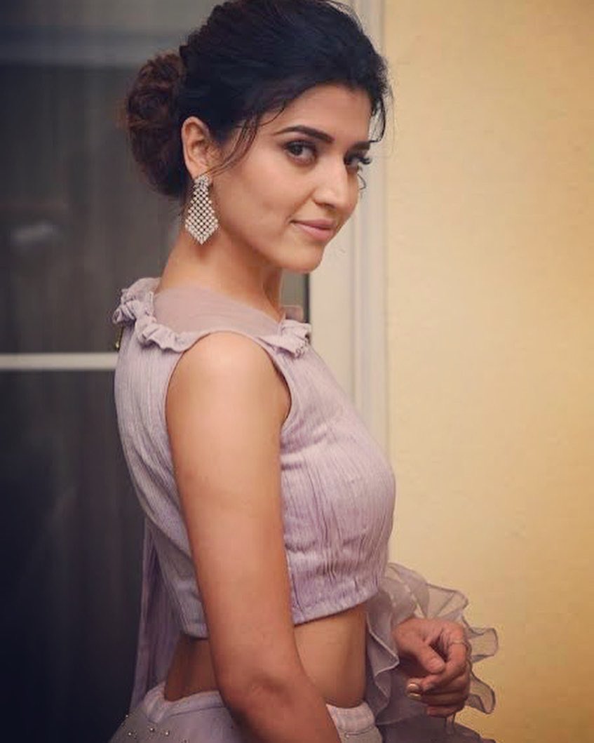 ChitraShuklaOff's tweet image. Smile 😊 #chitrashukla