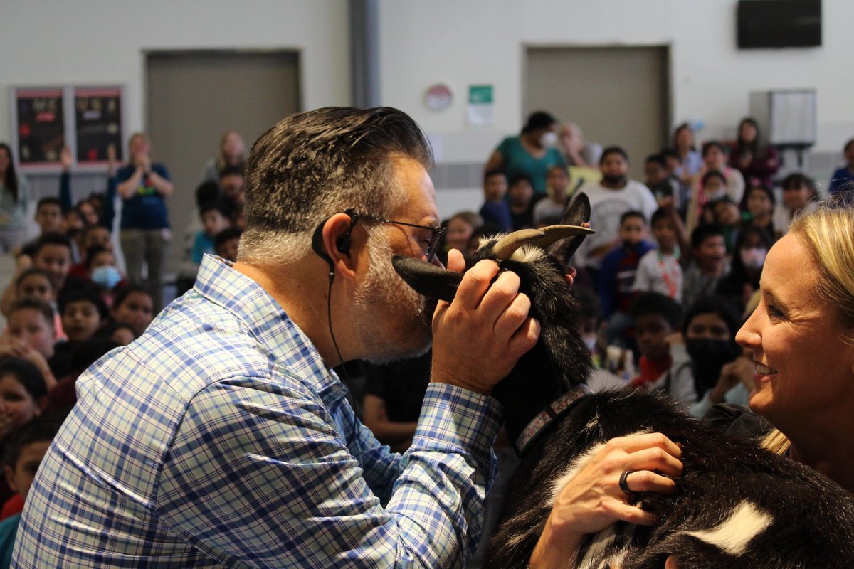 ClevelandISDTX's tweet image. It's been a fun week for our perfect attendance winners at Eastside! They got to see Principal Skinner kiss a goat on Monday, then have a great #FieldFun event at CHS this morning! So much fun! #AttendanceMatters #theClevelandISDway