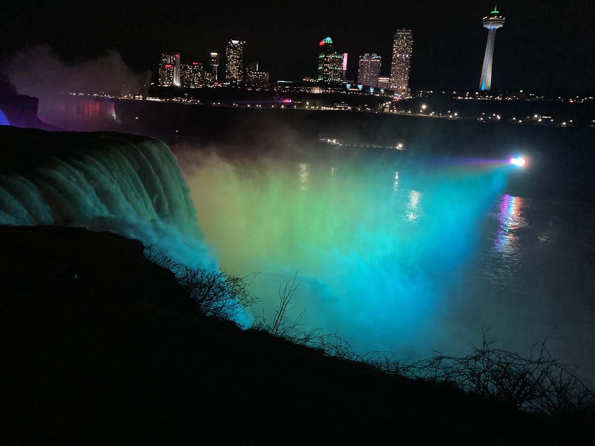 Don’t forget to go back outside to see Niagara Falls at night! (Taken on the NY side)