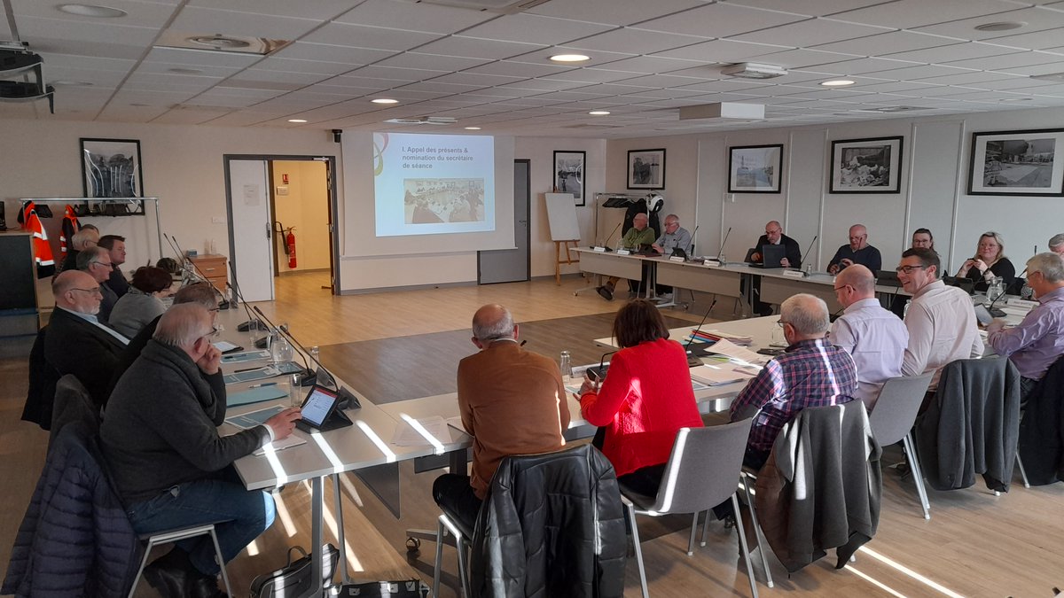 Séance de Comité syndical du <a href="/SMAV62/">SMAV62 ♻️</a> présidée par Cédric Delmotte 
Les élus du SMAV approuvent à l’unanimité le budget primitif 2023 📈