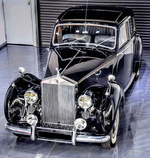 StockShaman's tweet photo. 1954 Rolls-Royce Silver Dawn. https://t.co/GAvsvvLst8