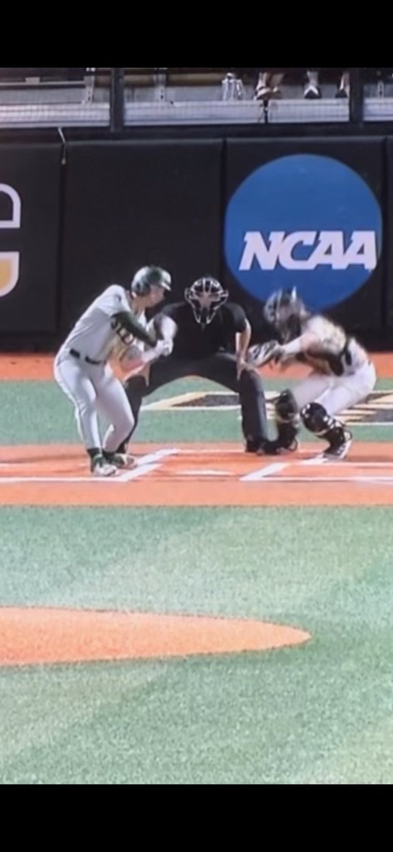 SundeNot's tweet photo. This pitchout was called strike 3!😳😳😳😳 @SouthlandSports @SunBelt #HeyHey https://t.co/ma7lX2k4es