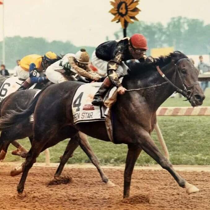 Preakness Stakes 
بطل سباقين من سباقات التاج الثلاثي من هو
Belmont Stakes