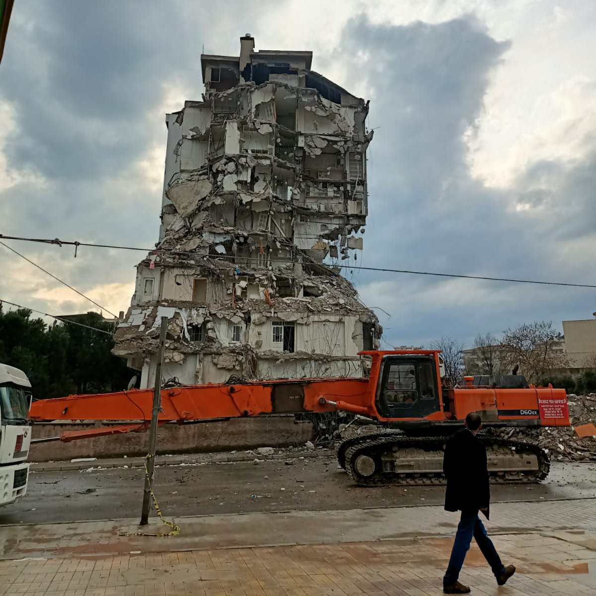 Kahramanmaraş'lıların olaylar karşısındaki duruşu. Yıkılmadık ayaktayız ama pek de halimiz yok.