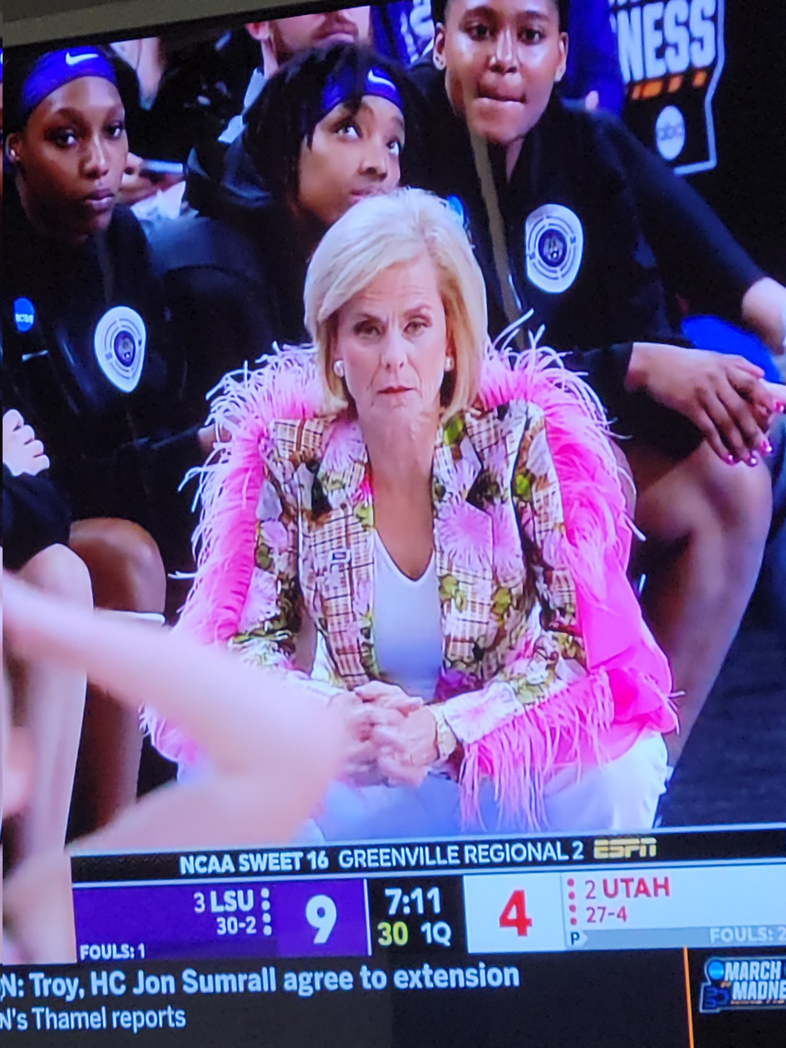 Hyperbolic Salad 🤷‍♀️ on Twitter "What is LSU's coach Kim Mulkey