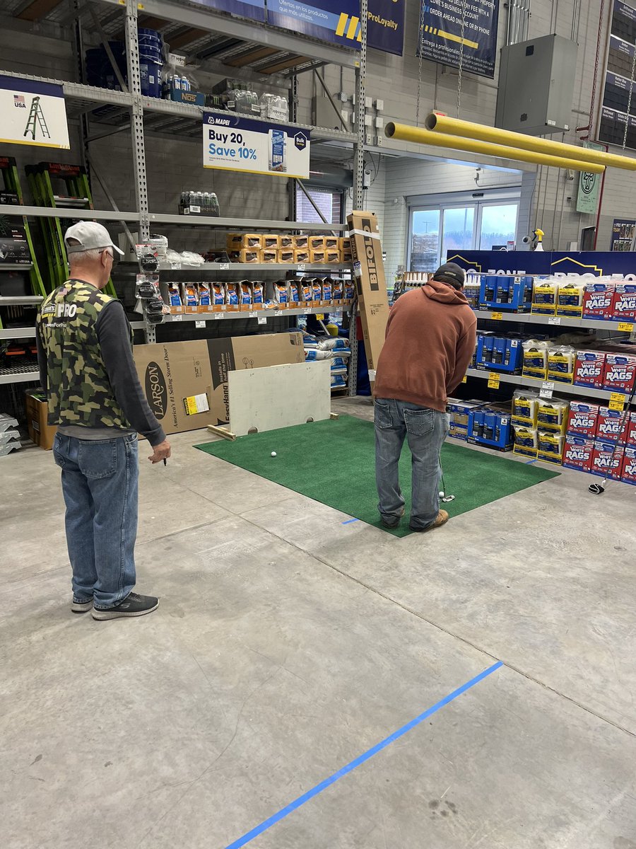 JoeRich69403259's tweet photo. Great turnout for our PRO event at 2205. The Pro’s really enjoyed the food and games they played. @BenitoKomadina @zsanitta @JBBailey9 @BlueBoxR1 @josh94151598 https://t.co/v3vIGimQQ7